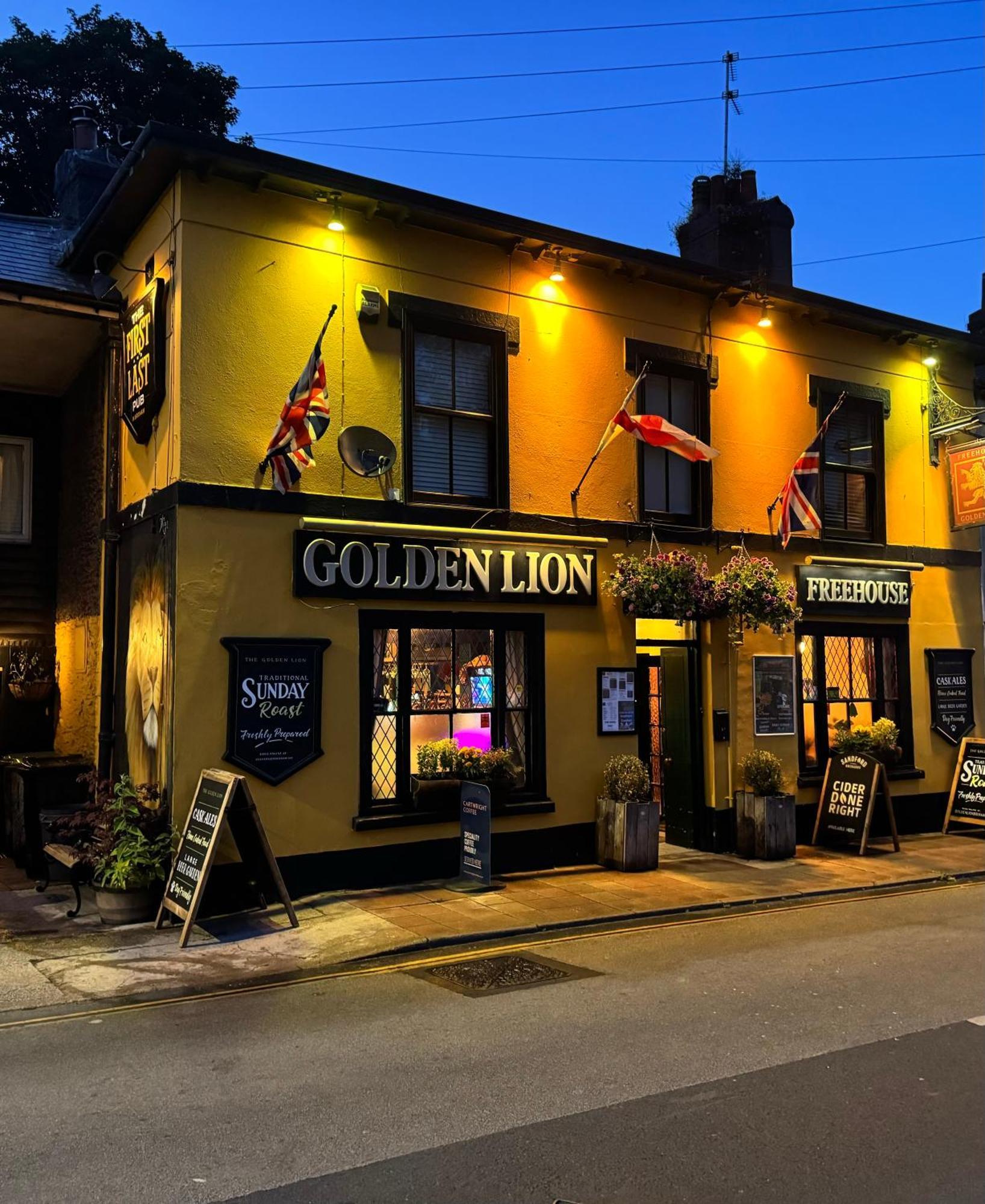 Апартаменты Golden Lion Бриксем Экстерьер фото